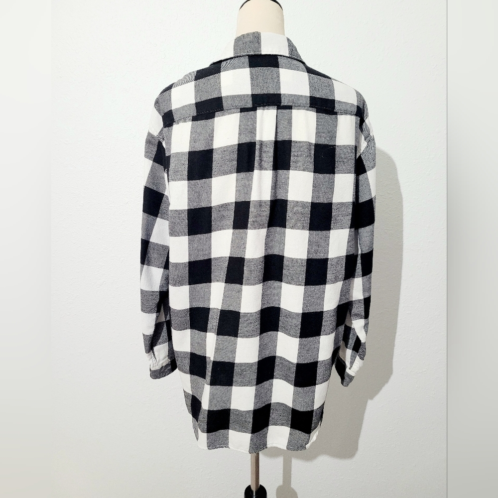 Levi’s Plaid Button Down Shirt Women Medium Black White Flannel Casual Cotton - Picture 5 of 12